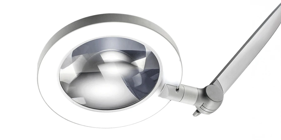 zoom sur la loupe de la lampe opticlux
