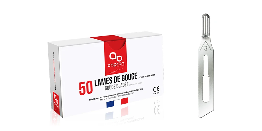 Boîte de 50 lames de gouges avec une lame en gros plan