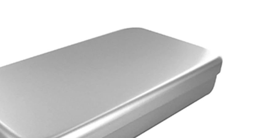zoom sur la boîte aluminium grise de stérilisation