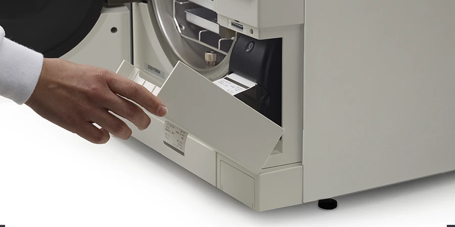 installation de l'imprimante dans l'autoclave