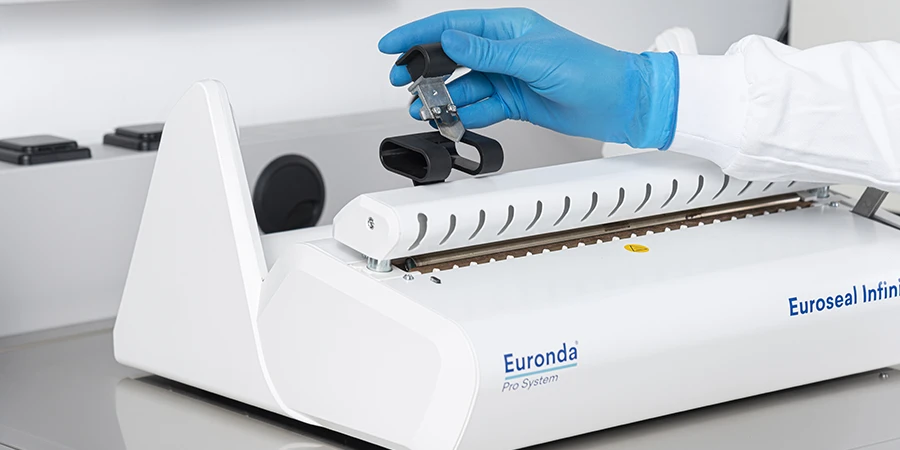 couteau de la thermosoudeuse présenté