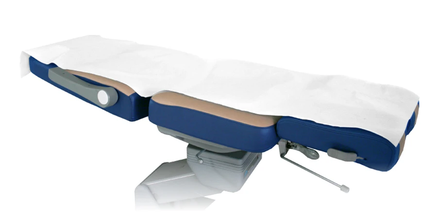 Drap d’examen étendu sur un siège patient