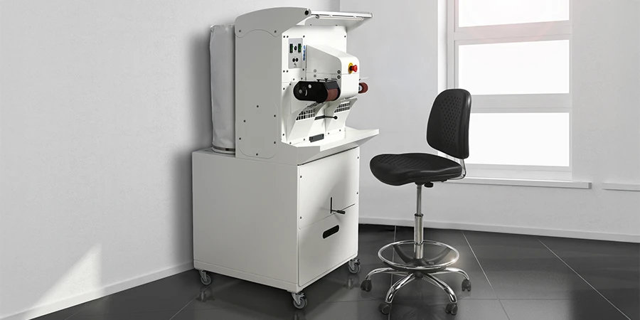 banc de façonnage dans un cabinet de podologie avec un siège devant