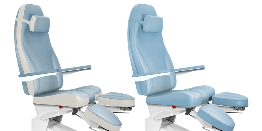 2 Fauteuils Alaska de trois quart, un bicolor bleu avec entourage gris et un uni bleu